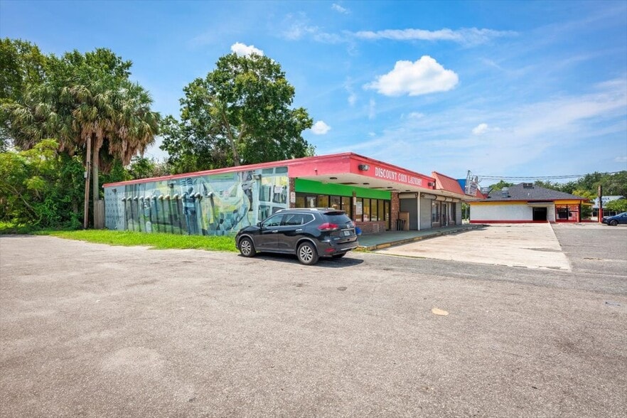 More Photos Of 20 E 9th St, Jacksonville Freestanding For Lease