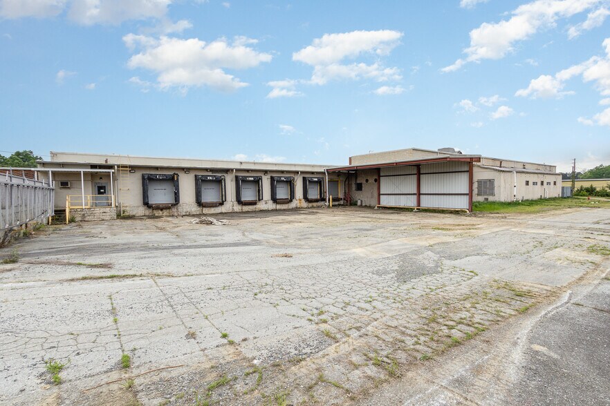 More Photos Of 2300 Old Durham Rd, Roxboro Warehouse For Lease
