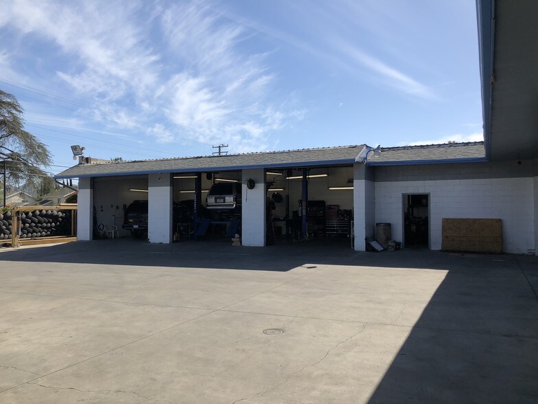 More Photos Of 104 N Palm Ave, Santa Paula Auto Repair For Sale