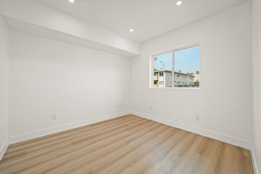 More Photos Of 910 Hudson ave, Los Angeles Apartments For Sale