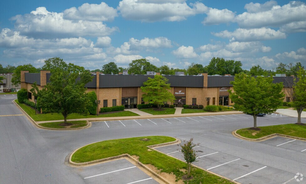 More Photos Of 6770 Oak Hall Ln, Columbia Light Manufacturing For Lease