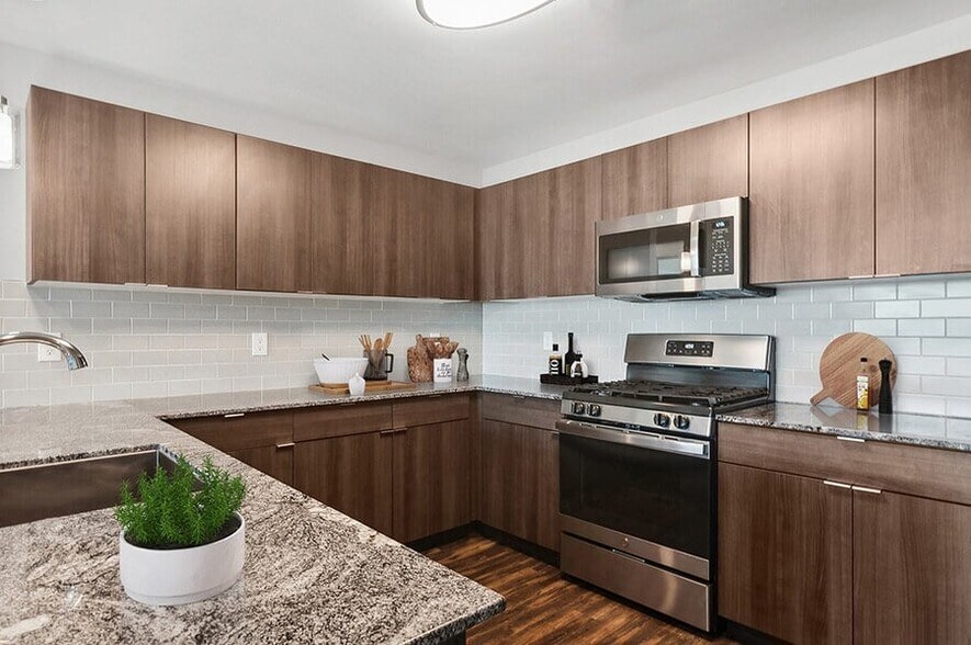 More Photos Of 168 E Midvillage Rd, Sandy Apartments For Lease