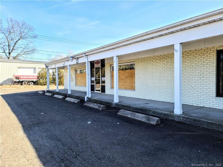 More Photos Of 630 Washington Ave, North Haven Freestanding For Sale