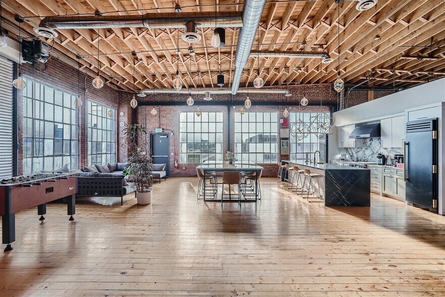 More Photos Of 389 S Lipan St, Denver Warehouse For Sale