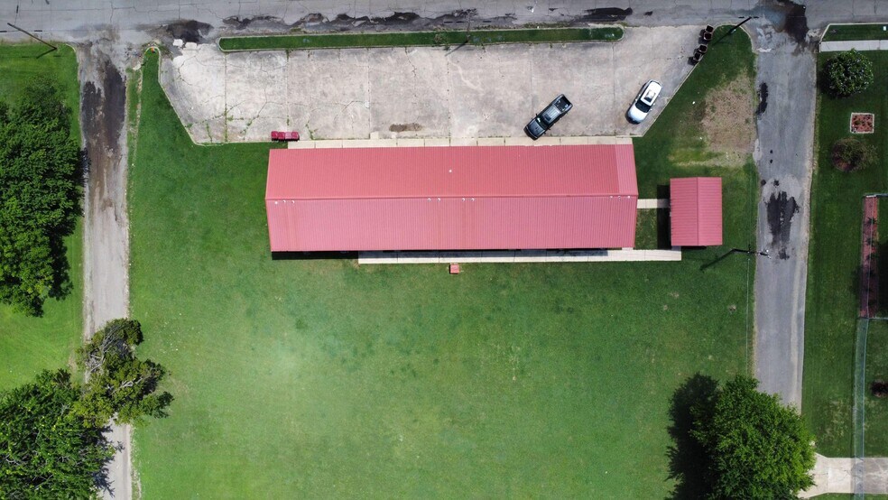 More Photos Of 800 W Washington St, Clarksville Apartments For Sale