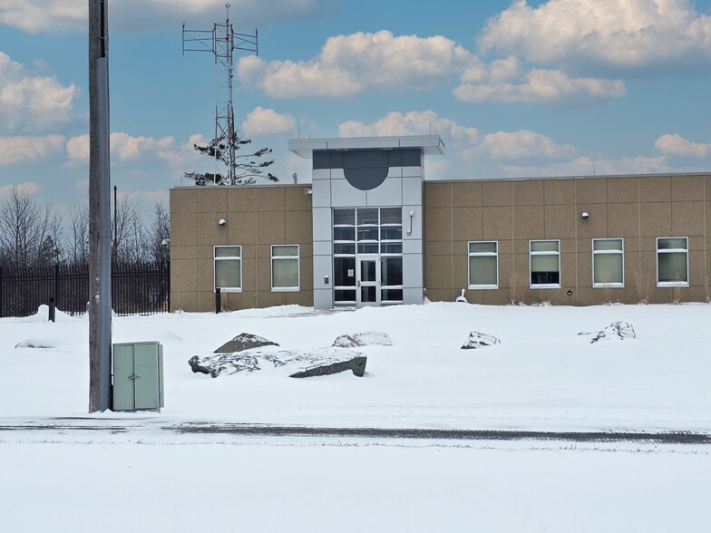 More Photos Of 312 Highway 11 E, International Falls Office For Sale