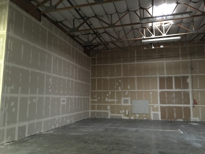 More Photos Of 70-80 N 27th St, San Jose Light Manufacturing For Lease