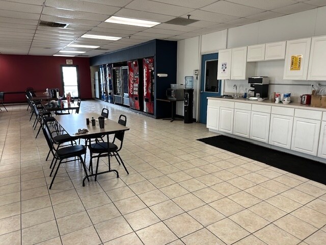 More Photos Of 370 JD Yarnell Industrial Pky, Clinton Distribution For Lease