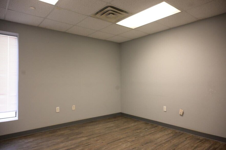 More Photos Of 3619 E State Highway 158, Midland Warehouse For Sale