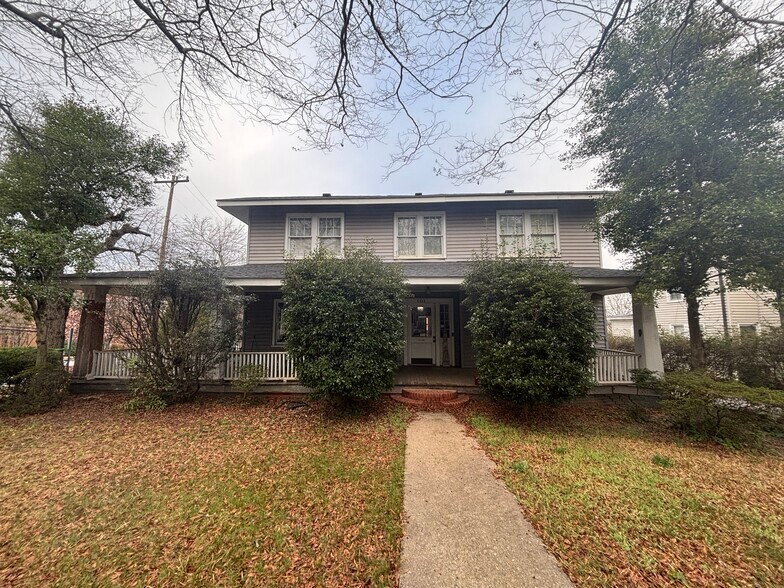 More Photos Of 101 Whitsett St, Greenville Office For Sale