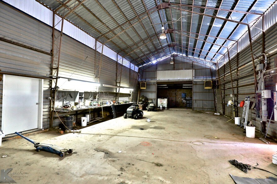 More Photos Of 3097 Brick Plant Rd, Snyder Manufacturing For Sale