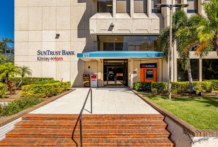 More Photos Of 1777 Main St, Sarasota Office For Lease