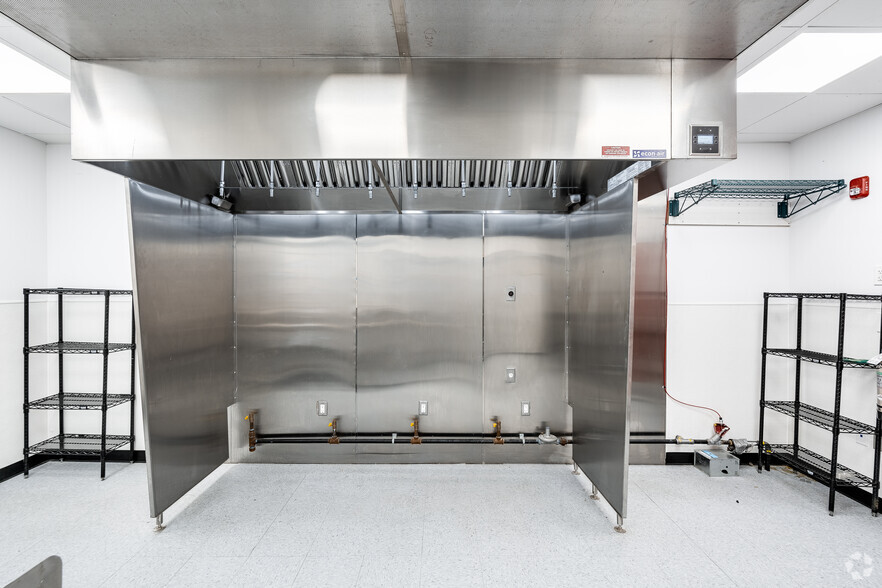 More Photos Of 1308-1312 Girard Ave, Philadelphia Warehouse For Lease