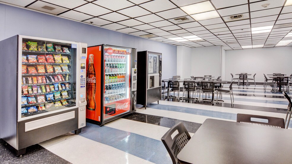 More Photos Of 4045 Spencer St, Las Vegas Office For Lease