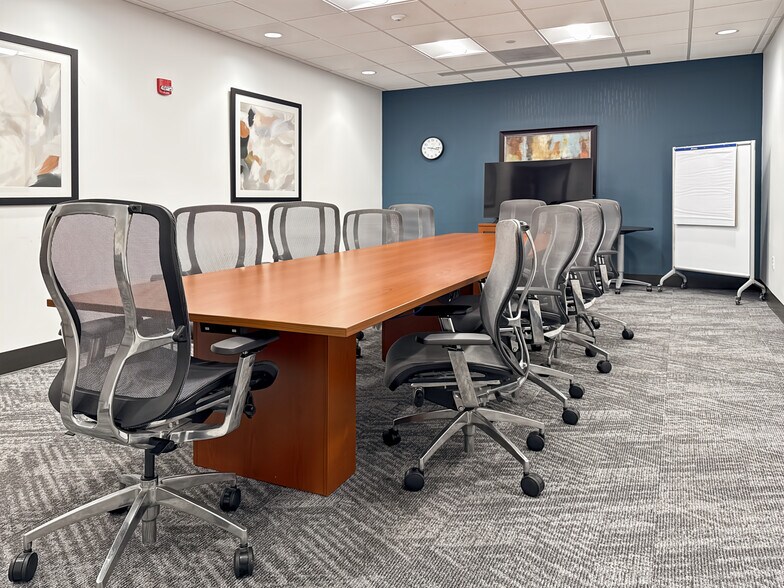 More Photos Of 2255 Glades Rd, Boca Raton Coworking Space