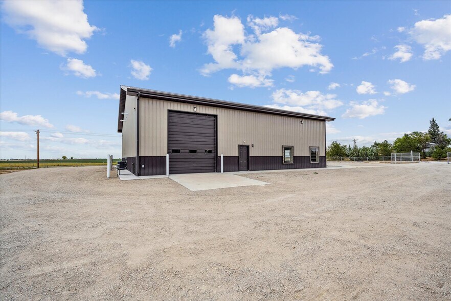 More Photos Of 15181 Shadow Wood St, Brighton Parking Garage For Lease