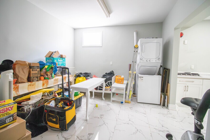 More Photos Of 5126 Victoria Ave, Niagara Falls Storefront Retail Residential For Lease