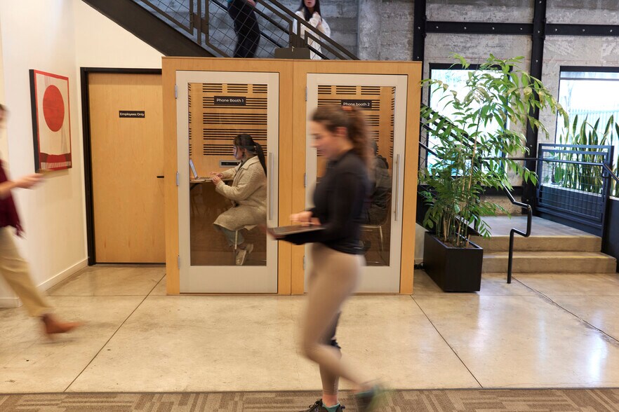 More Photos Of 1528 Webster St, Oakland Office For Lease