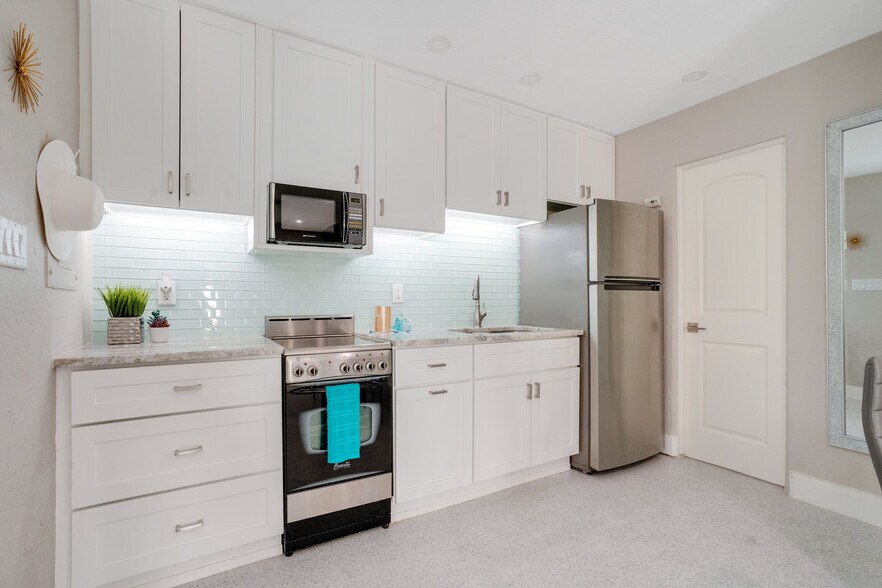 More Photos Of 571 Saint Judes Dr, Longboat Key Apartments For Sale