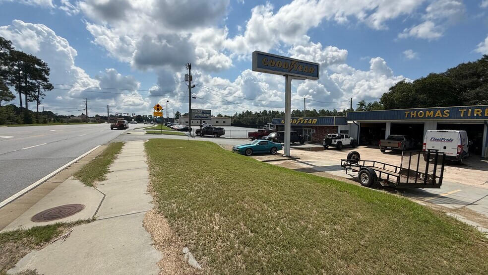 Primary Photo Of 2700 1st Ave SE, Moultrie General Retail For Sale