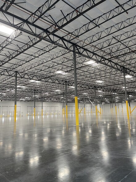 More Photos Of 6714 E North Belt Rd, Las Vegas Distribution For Lease