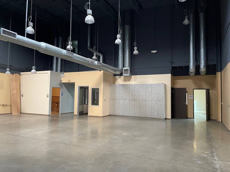 More Photos Of 73 Bunsen, Irvine Distribution For Lease