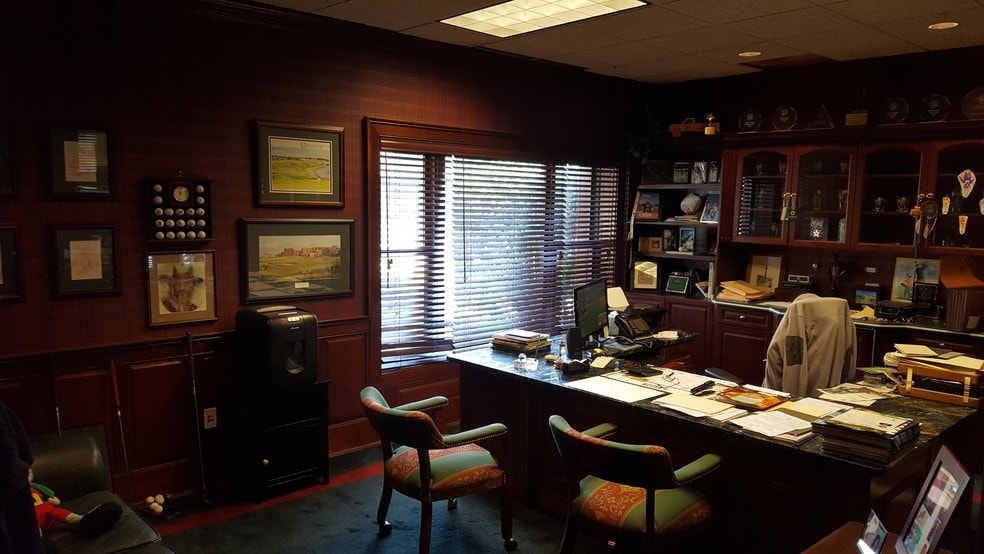 More Photos Of 104 Gateway Rd, Bensenville Flex For Sale