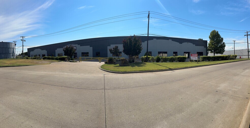 More Photos Of 900 Port America Pl, Grapevine Distribution For Lease
