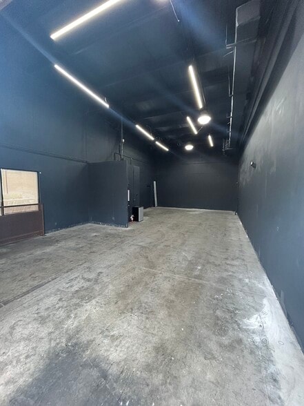 More Photos Of 17030 Alico Commerce Ct, Fort Myers Warehouse For Sale