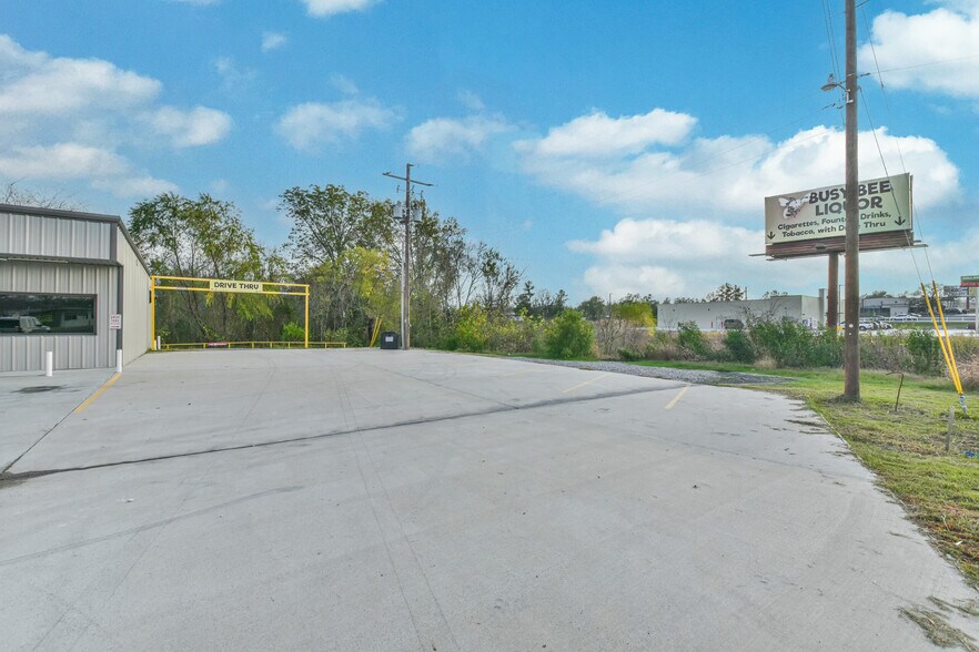 More Photos Of 3762 Highway 19, Riverside General Retail For Sale