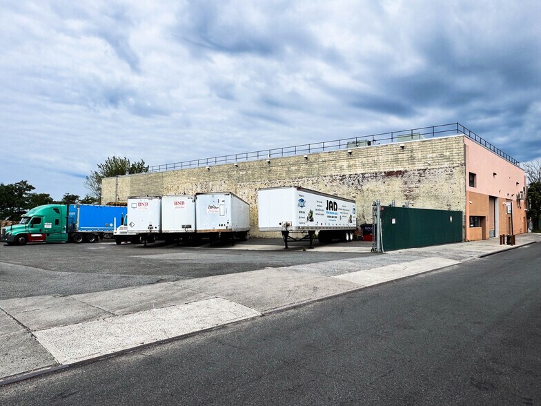 More Photos Of 2048 119th St, College Point Warehouse For Lease
