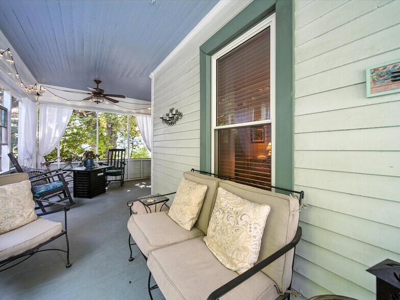 More Photos Of 221 N Main St, Clover Hospitality For Sale