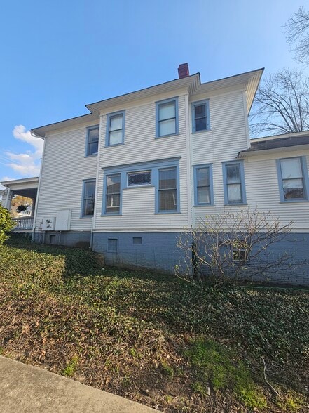 More Photos Of 403 Green St, Gainesville Office For Lease