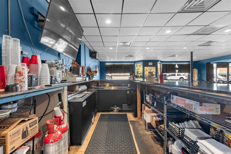 More Photos Of 25 W Tywappity St, Benton Restaurant For Sale