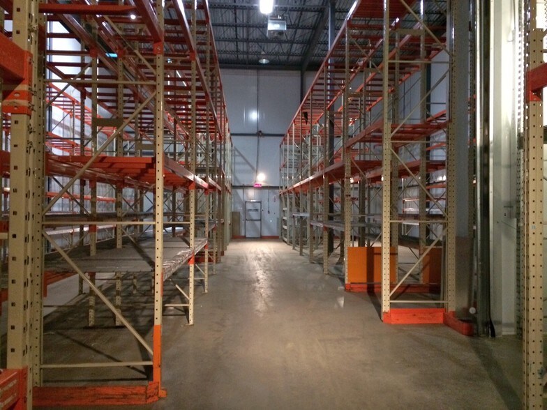 More Photos Of 2059 Rue René-Patenaude, Magog Warehouse For Sale
