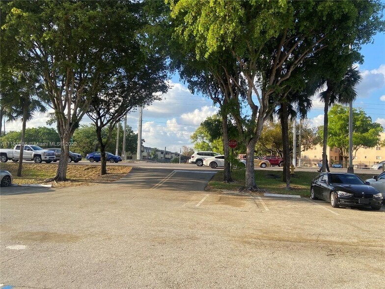 More Photos Of 13500 SW 88th St, Miami Medical For Sale