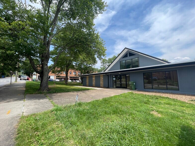 Primary Photo Of 125 E Chestnut St, Asheville Specialty For Lease