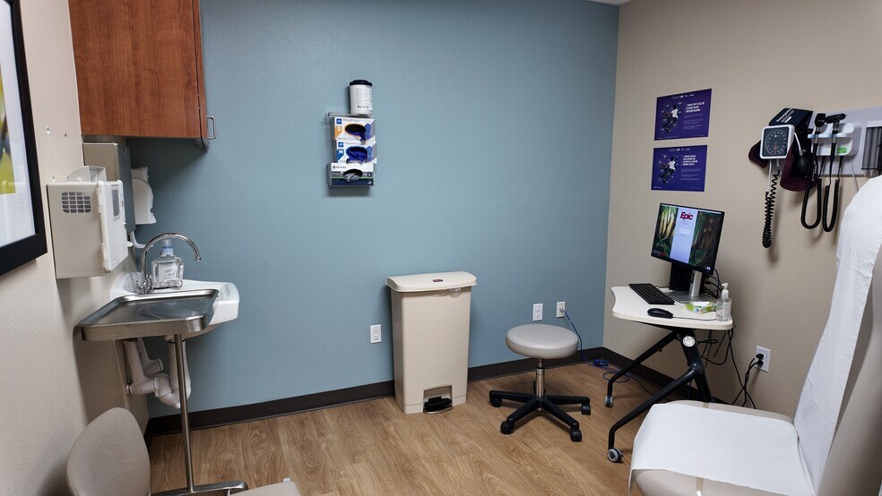 More Photos Of 2401 FM 646, Dickinson Medical For Sale