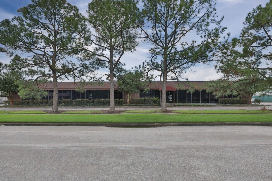 More Photos Of 16850 Diana Ln, Houston Loft Creative Space For Sale