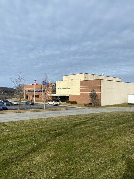 More Photos Of 45 Commerce Dr, Waverly Distribution For Sale