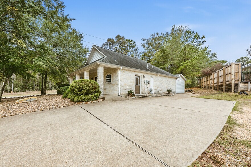 More Photos Of 101 Hidden Valley Cir, Huntsville Office For Sale