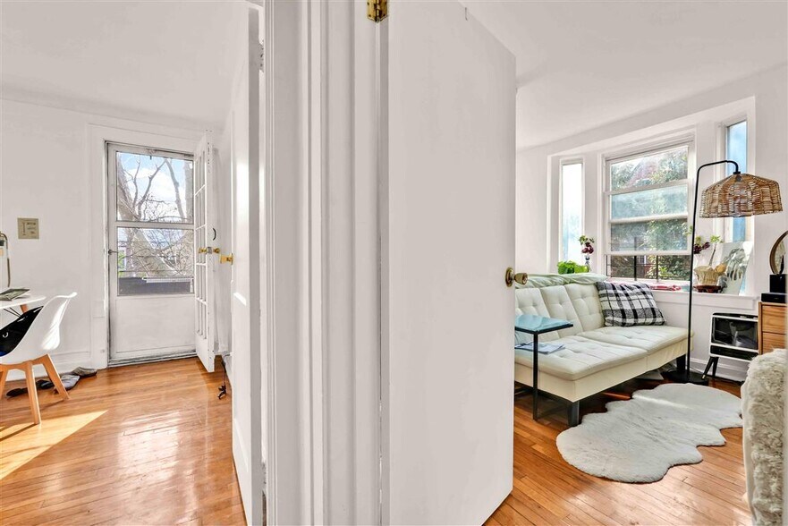 More Photos Of 3930 45th St, Sunnyside Apartments For Sale