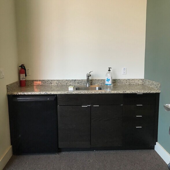 More Photos Of 2833 7th St, Berkeley Office For Lease