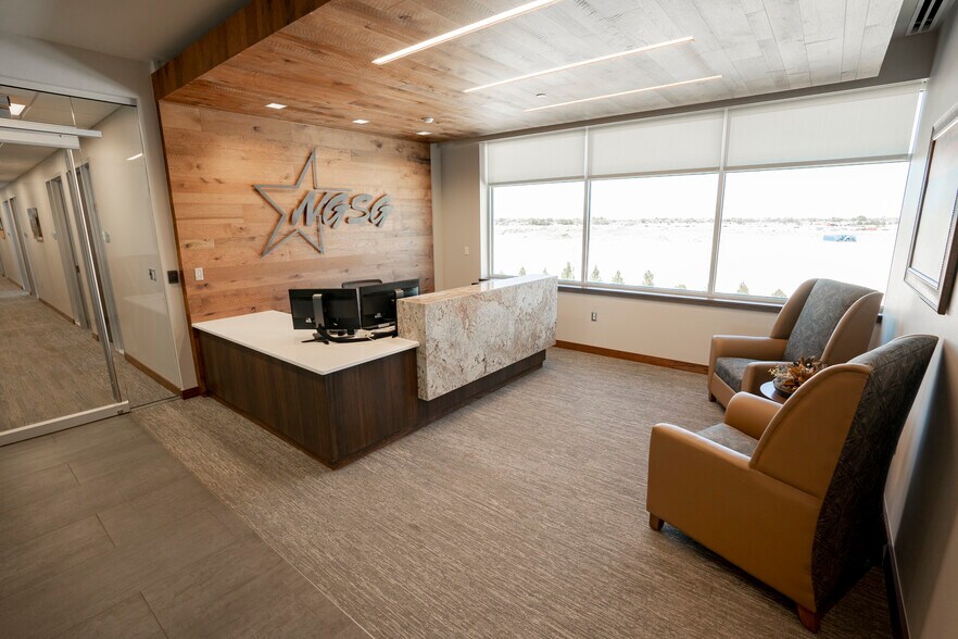 More Photos Of 404 Veterans Airpark Ln, Midland Office For Sale