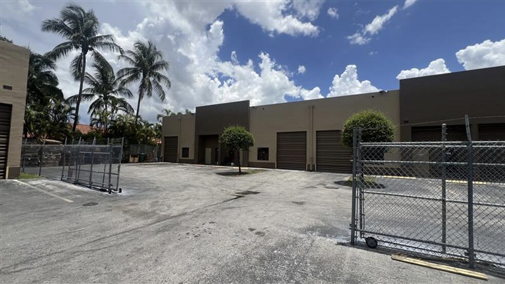 More Photos Of 12913 W Okeechobee Rd, Hialeah Warehouse For Sale