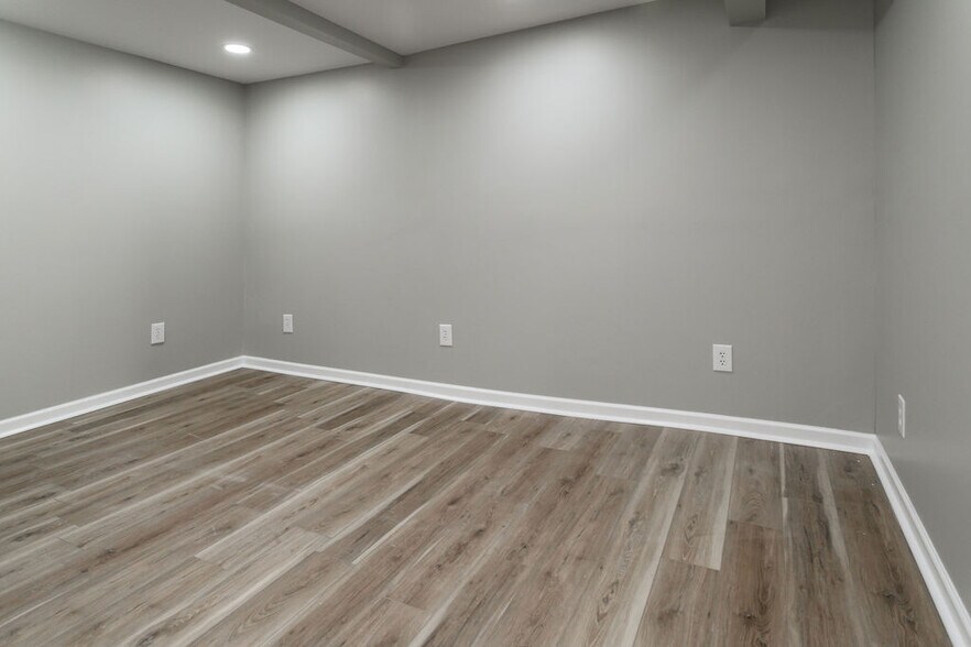 More Photos Of 4527 South St, Jamesville General Retail For Sale