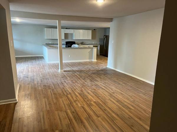 More Photos Of 409 W Main St, Whitesboro Apartments For Lease