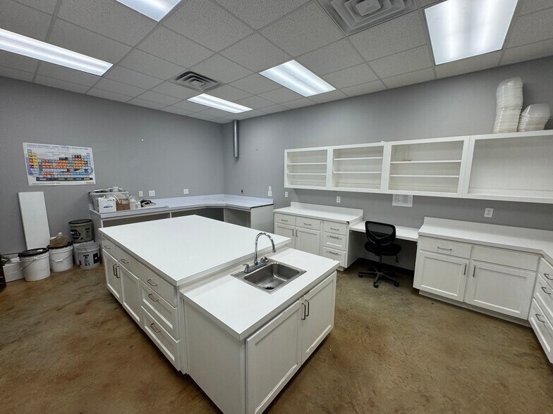 More Photos Of 6229 & 6365 US Highway 59 S, Marshall Warehouse For Sale