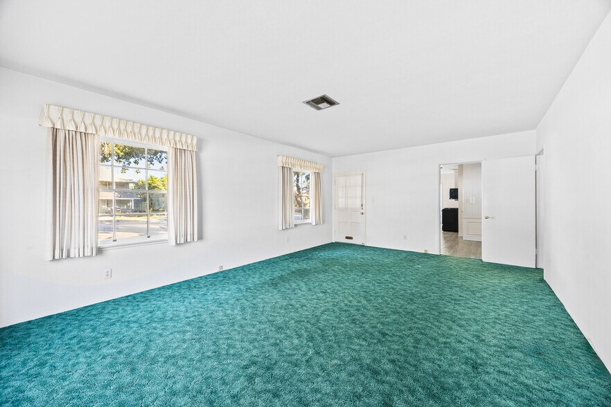 More Photos Of 1047 N San Gabriel Ave, Azusa Apartments For Sale