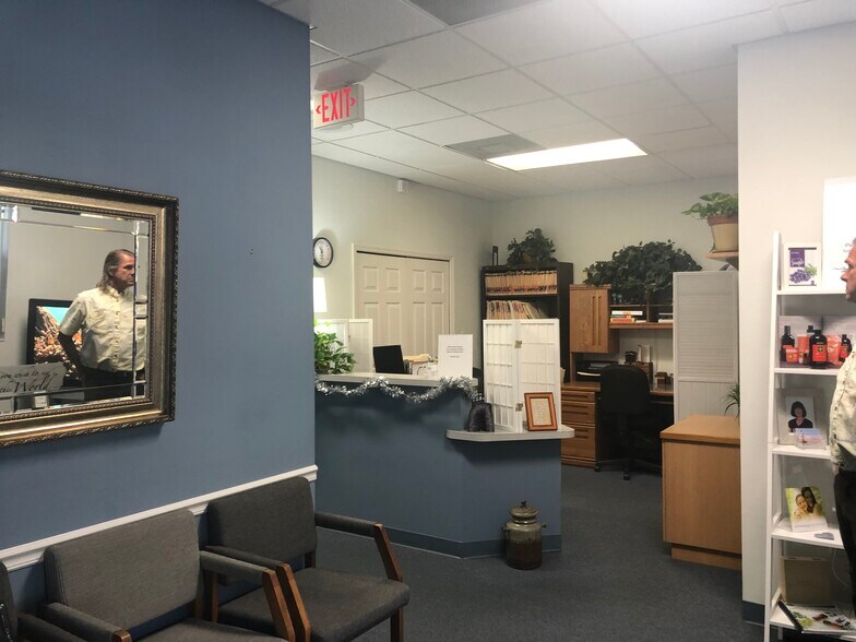 More Photos Of 214 Pasadena Ave S, Saint Petersburg Office For Lease